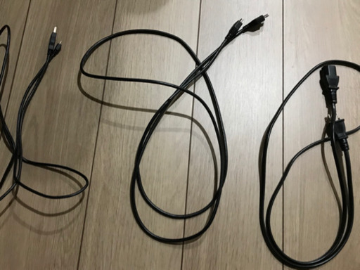 (取引中)PS4 Pro 1TB+PSVR　動作確認済み　美品　縦置き充電スタンド付き