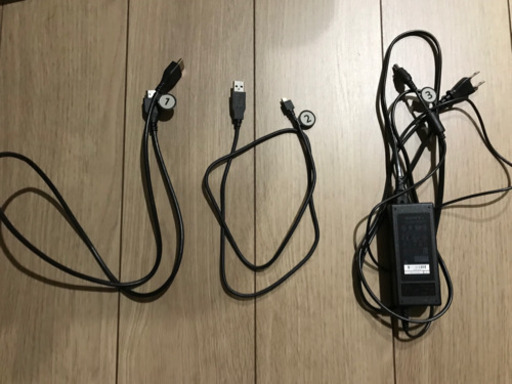 (取引中)PS4 Pro 1TB+PSVR　動作確認済み　美品　縦置き充電スタンド付き
