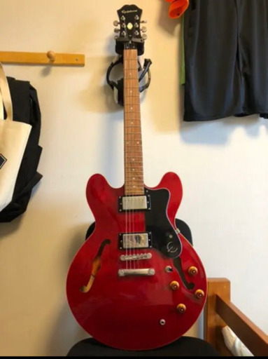 セミアコ　エレキギター