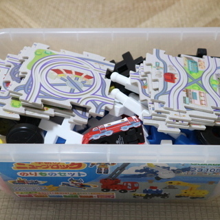 ★美品★お得セット★学研　ニューブロック　のりものセット　パーツの種類23　パーツの数105＆チャギントン　パズルタウン　走るウィルソンパネル10★の画像