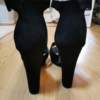 黒のハイヒール 25cm の画像