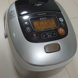 炊飯器 東芝真空IH保温釜RC-10VRFの画像