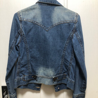 ZARAのデニムジャケットの画像