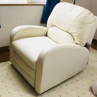 リクライナーソファ　Nベルタ　アイボリーの画像