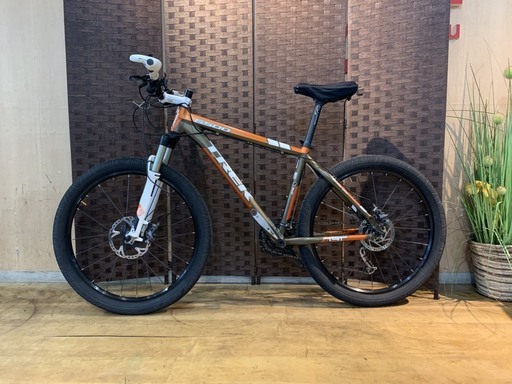 TREK 6500 トレック カスタム多数！ マウンテンバイク 自転車 サイクリング トレック　6シリーズ TRT カスタム多数！ 変速3×9 フレームサイズ44.5 改造点 ホイール マビック CROSS RIDE タイヤ MAXXIS  HOOKWORM 26×2.50 サスペンション ROCK SHOK  減衰手元スイッチ付  適応身長162〜180センチ 札幌発