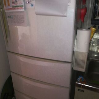 冷蔵庫　あげます