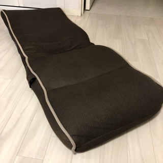 座椅子　ブラウンの画像