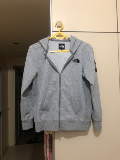 North Faceパーカー