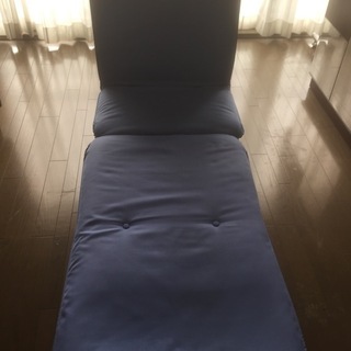 便利なリクライニングソファベット