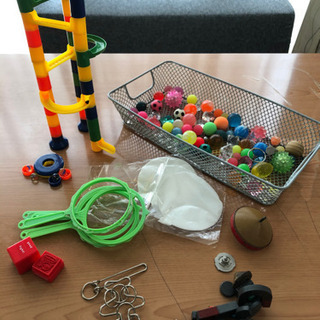 取引完了】5〜6才児対象？ガラクタおもちゃの画像