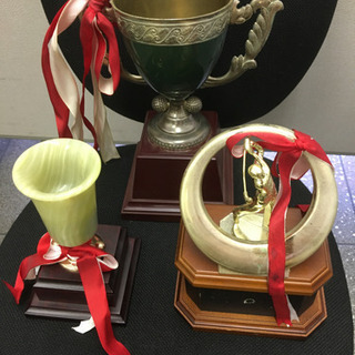 優勝カップ三個セットの画像