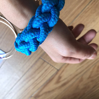 大きめスープピアスと　ブレスの画像