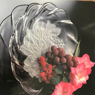 フルーツ柄のガラス製大皿ですの画像