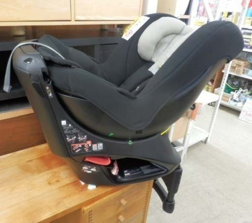 チャイルドシート 新生児～4歳頃 エールべべ クルットNTアドバンス チャコールブラック ALB8601 回転式 AILBEBE カー
