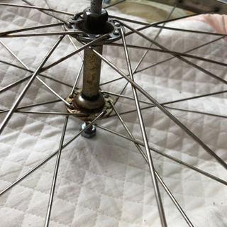 自転車　前輪ホイールの画像