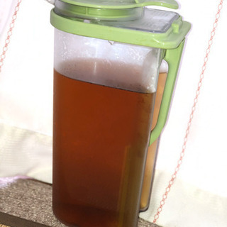 茶こし付き　麦茶ポット　新品未使用の画像