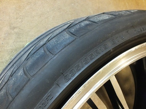 【苫小牧バナナ】ANHELO アルミ 19×8 1/2J オフセット 35 PCD 114.3 タイヤ付 235/35R19 難あり 