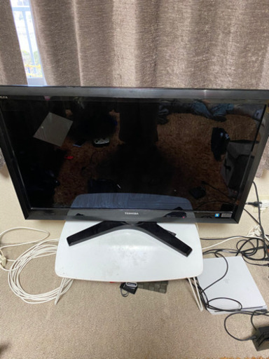 受取人決まりました。2010年製TOSHIBA37型液晶テレビリモコンあり