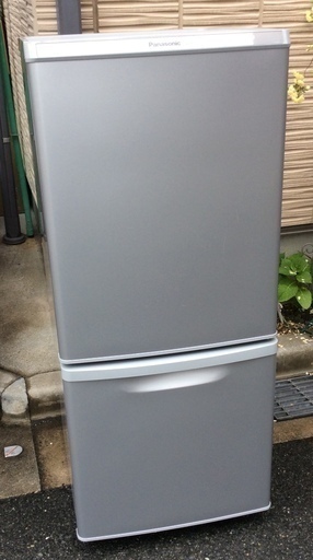 【RKGRE-327-1】特価！Panasonic/138L 2ドア冷凍冷蔵庫/NR-B148W-S [シルバー]/中古品/2016年製/当社より近隣無料配達！