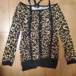 ヒョウ柄スパンコール付きトップス★Mサイズ