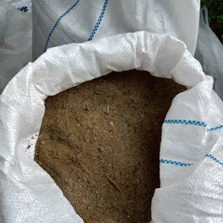 庭土　残土　土のう袋入り　差し上げます