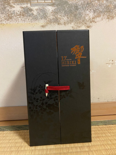 【成約済み】【激レア】引き取り限定 東京都あきる野市にて保管 サントリー 響 17年 意匠ボトル 四季花鳥 700ml 箱有り 未開封