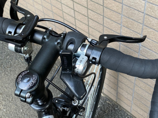 ほぼ新車です⭐︎ロードバイク　乗り心地抜群、安心補助ブレーキ付き