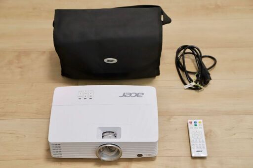 【美品】Acer フルHDプロジェクター H6502BD (3400ルーメン、3D対応)