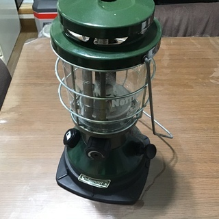 コールマンColemanランタン。レギュラーガソリンモデル。