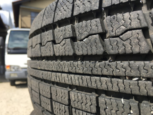 トヨタアルファード純正アルミ205/65R16