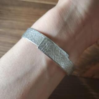 錫（すず）のブレスレット