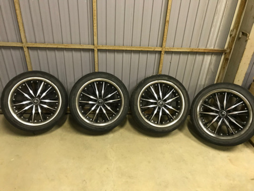 値下げ　日産リーフに履いていた18インチホイールになります