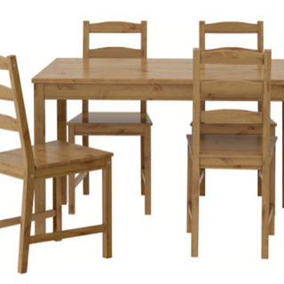 IKEAのダイニングテーブルセット