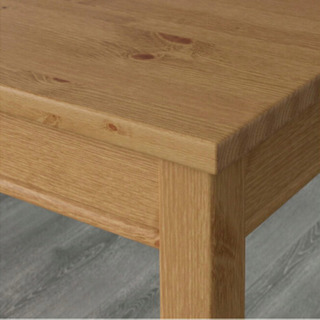 IKEAのダイニングテーブルセットの画像