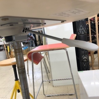 丸テーブル　白　高さ調節の画像