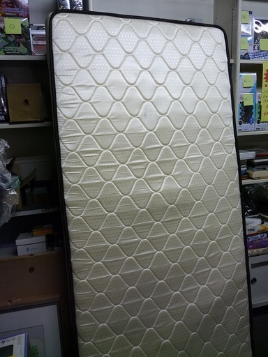 シングル　ベットマット　比較的綺麗な商品です。
