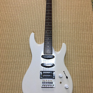 AriaProⅡのエレキギターMAGUNA series白（中古）