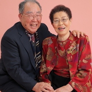 金婚、銀婚お祝いに♪神戸でご夫婦のお写真を撮るなら三宮写真室で☆