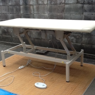 【値下げました】180×70㎝ 電動ライト昇降マッサージベッド ...