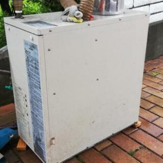 ロードヒーティング用灯油ボイラー引き取って下さい。