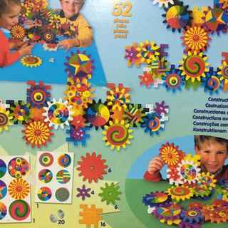 歯車で動かすブロックおもちゃの画像