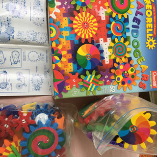 歯車で動かすブロックおもちゃの画像