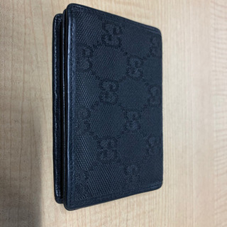 黒のシンプルな名刺入れ
