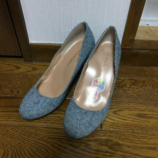 バニティビューティー　グレー　パンプス