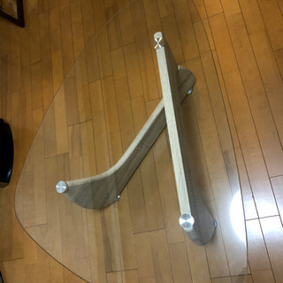ガラステーブルの画像
