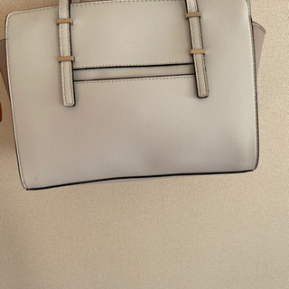 GUESS トートバッグ　の画像