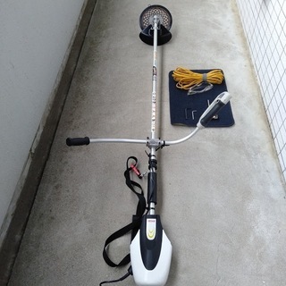 ハイパワー電動草刈機　RYOBI　AK-6000　使用回数わずか1回だけの新古品の画像