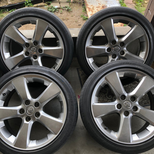 純正ホイール　215/45r18