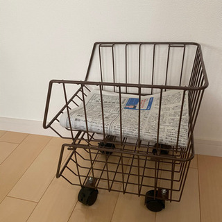 新聞ストッカー、雑誌ストッカーの画像