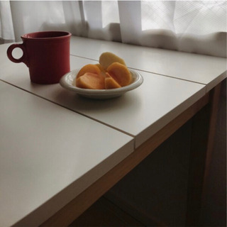 ダイニングテーブルの画像